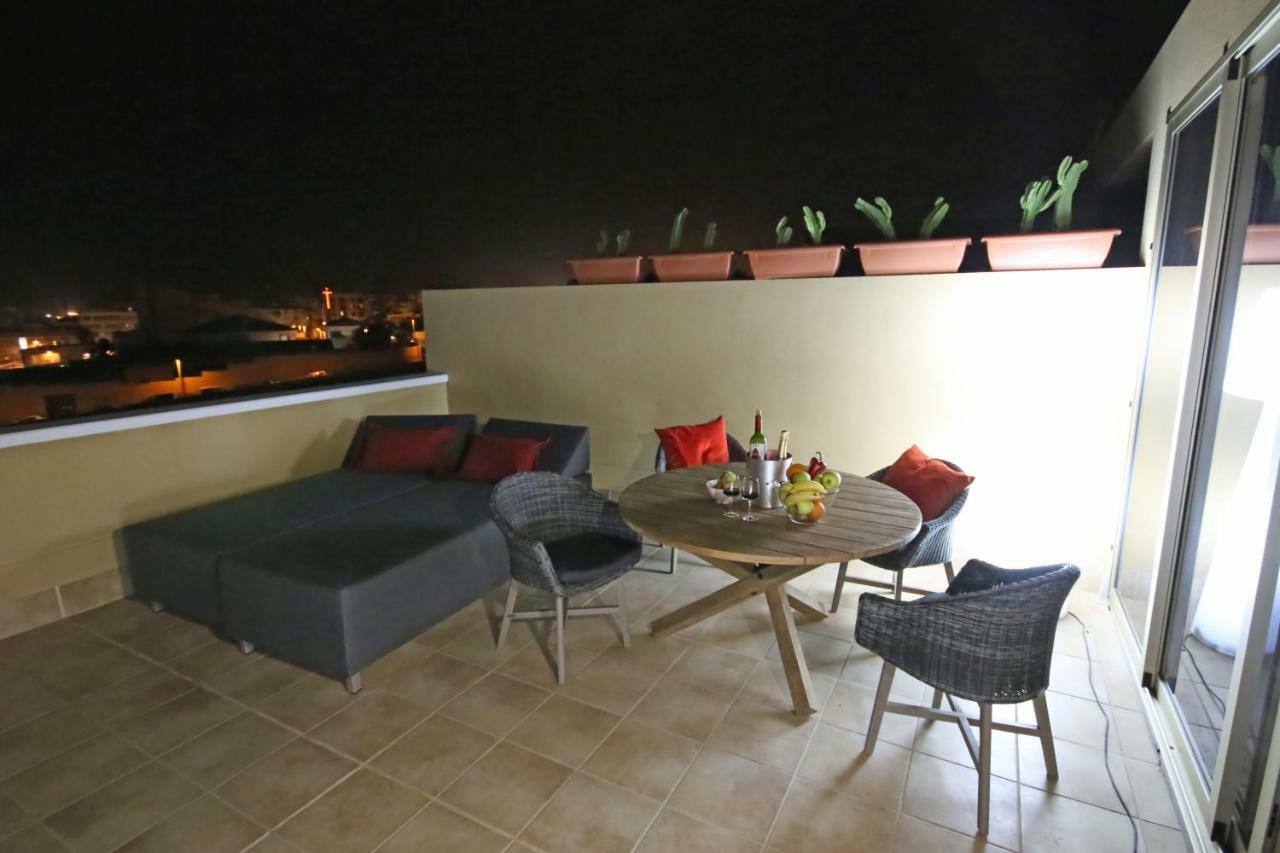 Апартаменты La Perla By Rentmedano Superb Luxury Duplex, Private Roof Terrace, Ocean View, Pool, Wifi And Parking Эль-Медано Экстерьер фото
